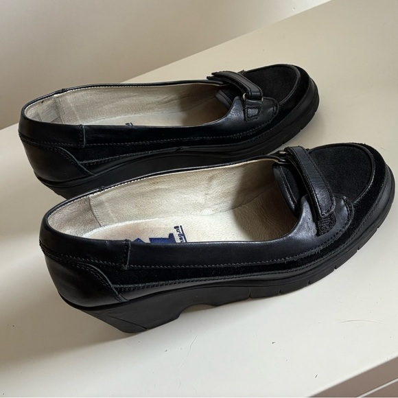 MAG Black Leather Wedge Loafers – Size 39 (EU) - Picture 6 of 7